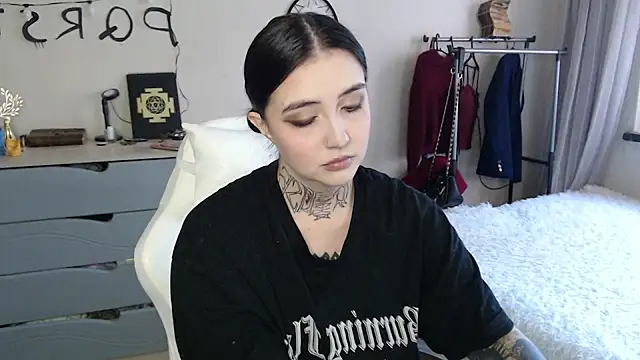 Snapshot of Rin_Tozier chatting on May 22, 2026, 2:09 am Rin Tozier online show from May 22, 2026, 2:09 am