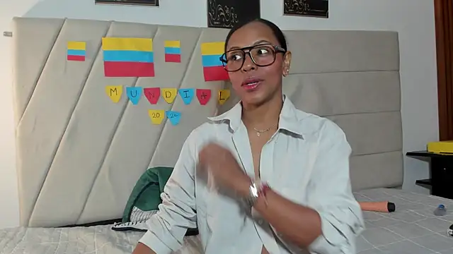 samaraa smith1 online show from July 16, 2026, 12:13 pm