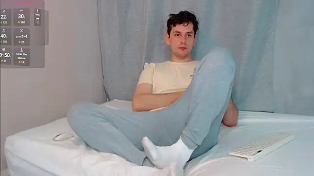 Snapshot of Luc_7 chatting on February 19, 2026, 9:12 pm Luc 7 online show from February 19, 2026, 9:12 pm