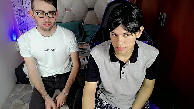 Snapshot of Top_and_bottom chatting on February 17, 2026, 8:17 pm Top and bottom online show from February 17, 2026, 8:17 pm