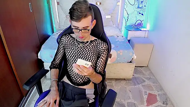 Top and bottom online show from March 21, 2026, 8:24 pm