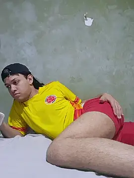 Top and bottom online show from June 25, 2026, 5:12 am