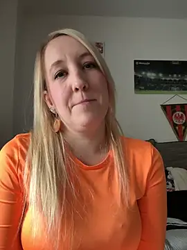 Snapshot of Ninimaus chatting on February 12, 2026, 12:27 pm Ninimaus online show from February 12, 2026, 12:27 pm