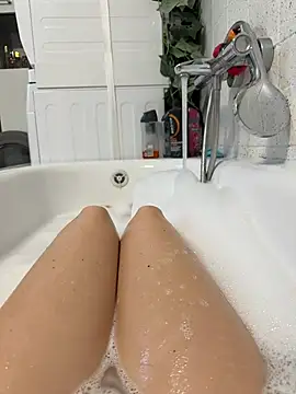 Snapshot of Ninimaus chatting on February 26, 2026, 4:40 pm Ninimaus online show from February 26, 2026, 4:40 pm