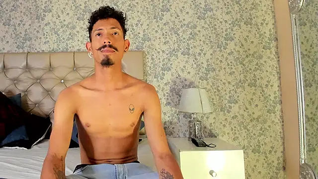 NoaahTylor online show from March 31, 2026, 8:11 pm