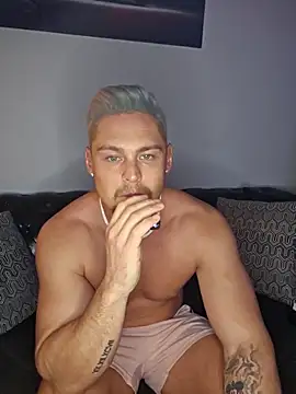 Snapshot of EddyRise- chatting on February 12, 2026, 8:30 pm EddyRise- online show from February 12, 2026, 8:30 pm