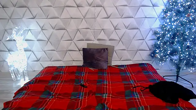 Pure Aura online show from February 24, 2026, 9:26 pm