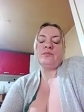 Snapshot of HotStepmommy4 chatting on February 25, 2026, 10:20 pm HotStepmommy4 online show from February 25, 2026, 10:20 pm