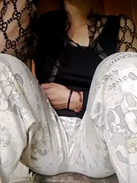 Snapshot of molly-xx chatting on June 10, 2026, 11:50 pm molly-xx online show from June 10, 2026, 11:50 pm