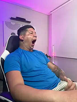  robertobaggioo online show from April 11, 2026, 12:31 pm