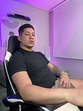  robertobaggioo online show from March 29, 2026, 5:53 am