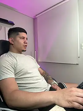  robertobaggioo online show from March 26, 2026, 12:47 pm