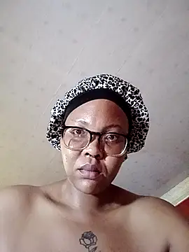 ShantelBootyBoobs online show from April 10, 2026, 7:32 pm