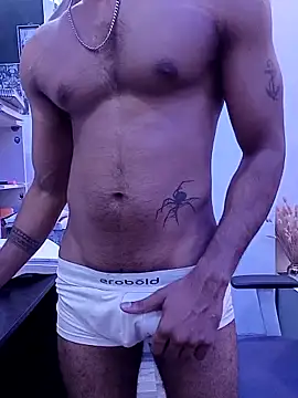 Snapshot of Yk_physique chatting on May 12, 2026, 6:36 pm Yk physique online show from May 12, 2026, 6:36 pm