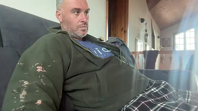 marcovik1 online show from February 18, 2026, 2:24 pm