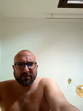 Snapshot of cetriolino chatting on May 16, 2026, 9:19 am cetriolino online show from May 16, 2026, 9:19 am