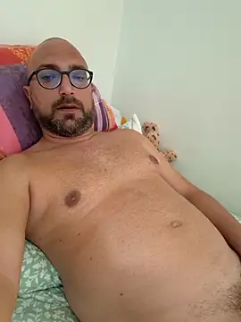 Snapshot of cetriolino chatting on June 5, 2026, 3:18 pm cetriolino online show from June 5, 2026, 3:18 pm