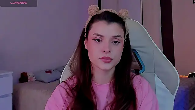 Snapshot of AlyaMiller chatting on February 17, 2026, 10:23 am AlyaMiller online show from February 17, 2026, 10:23 am