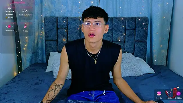 NicolasTorrez online show from June 5, 2026, 3:22 am