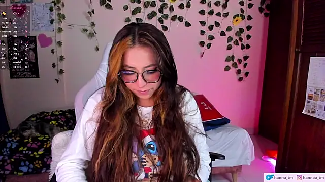 Snapshot of Hanna_Tm chatting on April 30, 2026, 2:29 am Hanna Tm online show from April 30, 2026, 2:29 am