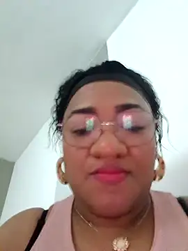 Snapshot of honey-suckle chatting on February 23, 2026, 2:35 am honey-suckle online show from February 23, 2026, 2:35 am