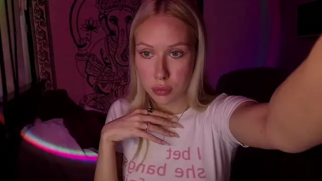 pureeangel online show from April 9, 2026, 1:50 pm