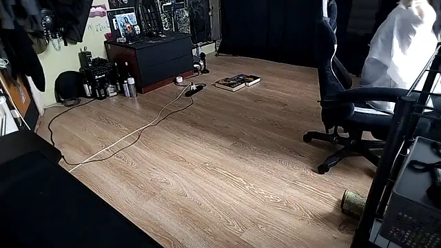 Snapshot of Shempert_ghot chatting on February 19, 2026, 11:07 am Shempert ghot online show from February 19, 2026, 11:07 am