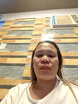 squirtshantal online show from April 15, 2026, 7:36 am