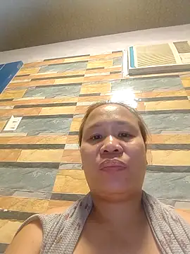 squirtshantal online show from October 13, 2025, 3:02 pm