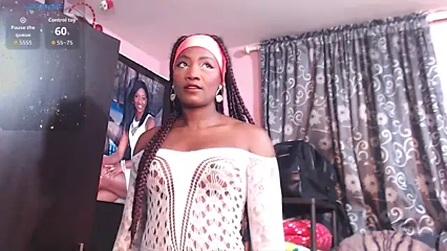 Snapshot of alanalaurent15 chatting on February 14, 2026, 5:07 am alanalaurent15 online show from February 14, 2026, 5:07 am