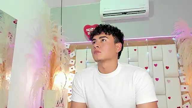 Snapshot of Bastixvontade chatting on February 19, 2026, 11:56 pm Bastixvontade online show from February 19, 2026, 11:56 pm