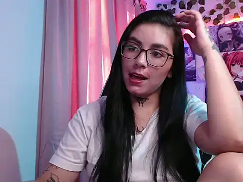 JanineRae online show from May 9, 2026, 9:51 pm