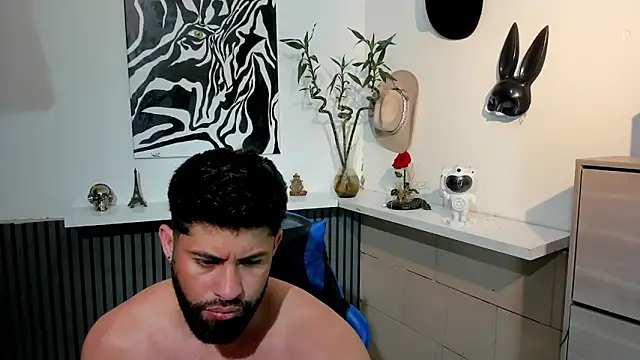 Snapshot of BENEDIICK chatting on February 19, 2026, 12:46 pm BENEDIICK online show from February 19, 2026, 12:46 pm