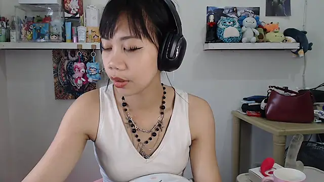 GloryKulikowski online show from March 14, 2026, 2:17 am