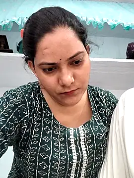 Snapshot of Anushka_Singh0 chatting on July 5, 2026, 4:19 am Anushka Singh0 online show from July 5, 2026, 4:19 am