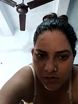Snapshot of Anushka_Singh0 chatting on July 14, 2026, 12:33 pm Anushka Singh0 online show from July 14, 2026, 12:33 pm