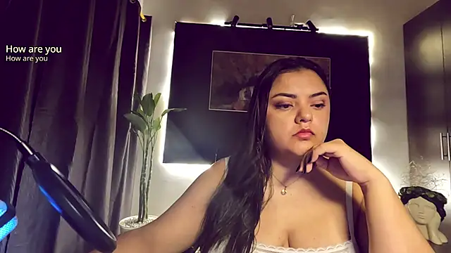 AzaraOnyx online show from June 3, 2026, 2:33 pm