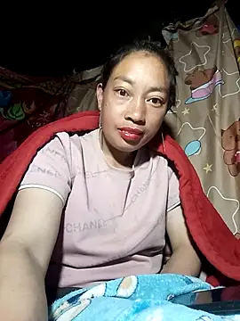 Susuu5790 online show from April 13, 2026, 8:24 pm