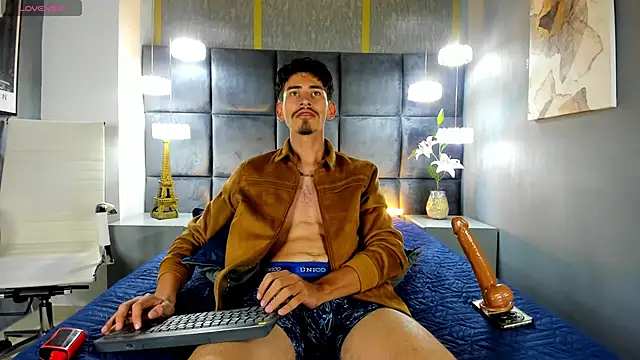 skinny jean  online show from May 19, 2026, 8:49 pm