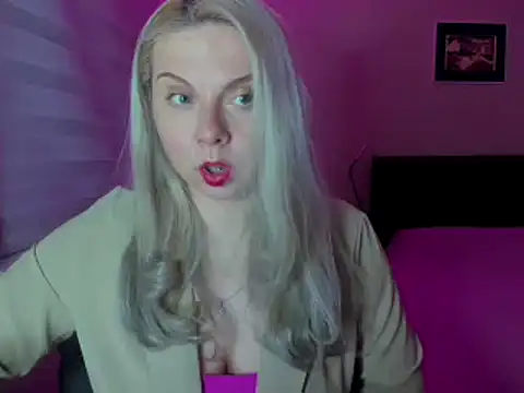 Snapshot of i_love_iva chatting on February 28, 2026, 1:00 pm i love iva online show from February 28, 2026, 1:00 pm