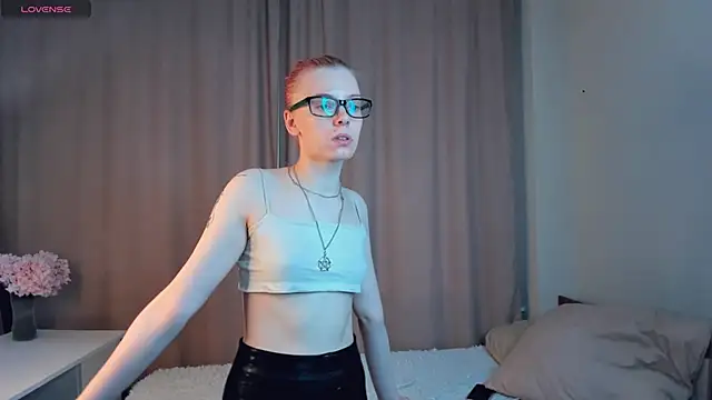 Snapshot of RonniHang chatting on February 28, 2026, 3:06 am RonniHang online show from February 28, 2026, 3:06 am