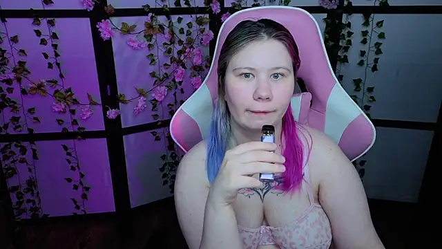 Snapshot of kitsune_little chatting on May 29, 2026, 10:38 pm kitsune little online show from May 29, 2026, 10:38 pm