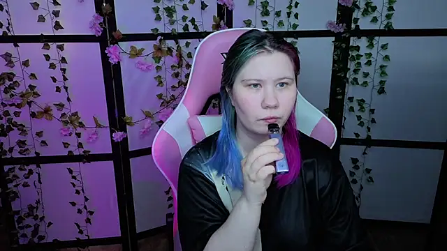 Snapshot of kitsune_little chatting on May 23, 2026, 8:02 am kitsune little online show from May 23, 2026, 8:02 am