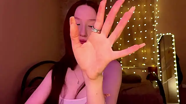 stella foxi online show from March 10, 2026, 4:22 pm