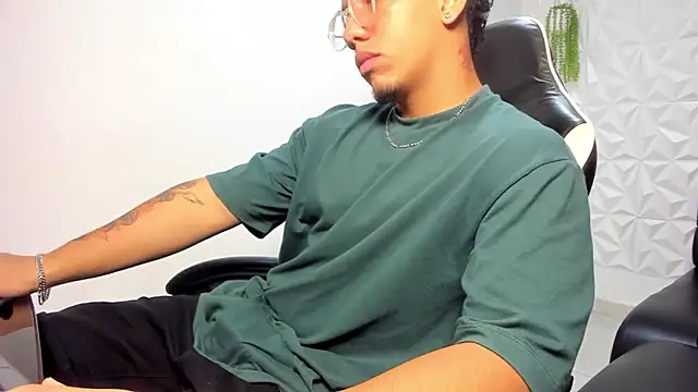 Snapshot of MaxSeduce23 chatting on February 19, 2026, 1:08 pm MaxSeduce23 online show from February 19, 2026, 1:08 pm