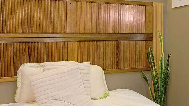 Snapshot of kaiawhite chatting on July 12, 2026, 12:33 am kaiawhite online show from July 12, 2026, 12:33 am