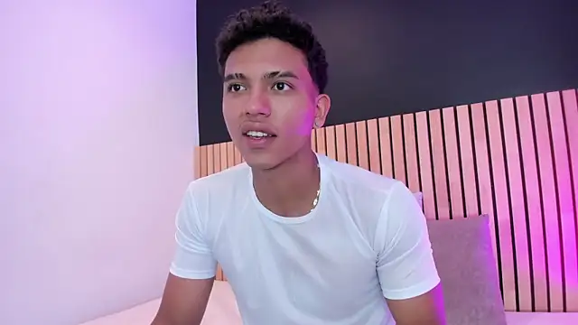 jhoystrong  online show from February 25, 2026, 12:44 am