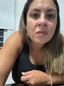 leona-david online show from April 5, 2026, 1:01 am