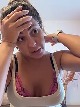 leona-david online show from April 1, 2026, 6:27 pm