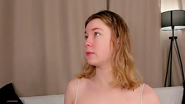 Snapshot of MaraaSwan chatting on February 21, 2026, 12:01 am MaraaSwan online show from February 21, 2026, 12:01 am